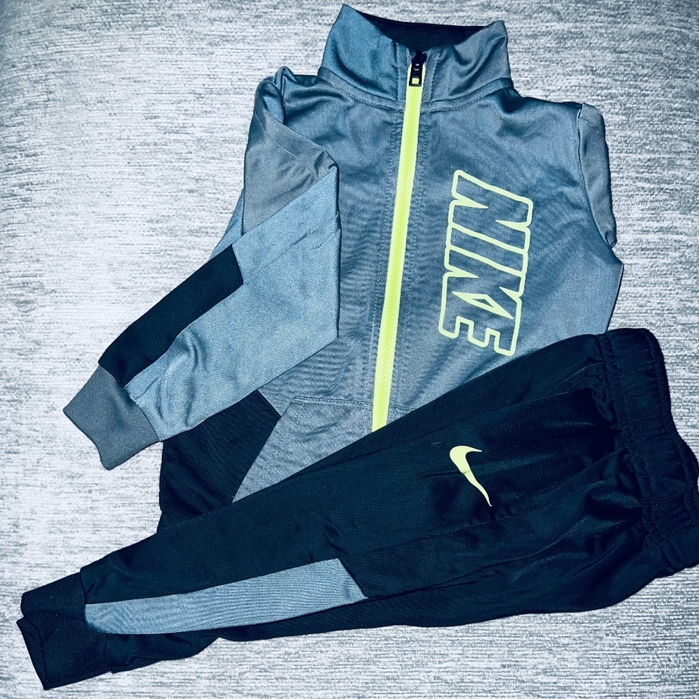 Nike suit